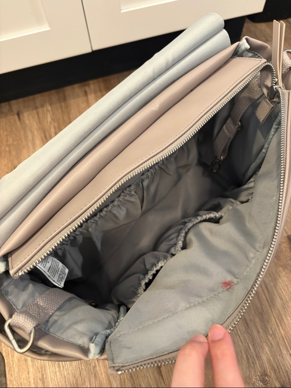 Skip hop travel diaper bag - Picture 4 of 4